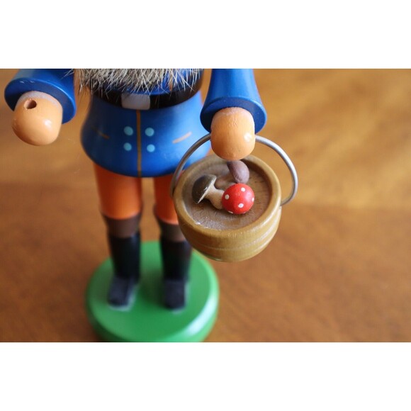 10.75" VEB Hodrewa Rothenthal German Democratic Republic Nutcracker Mushroom Man - Picture 7 of 13